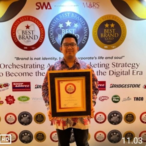 JNE Raih Indonesia Best Brand Award  2024 kategori Jasa Pengiriman