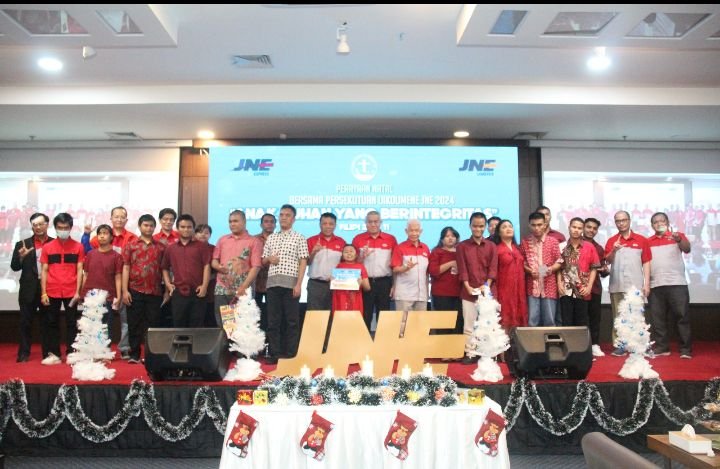 Sambut Natal 2024 JNE Berbagi Kebahagian dan Kasih kepada Sejumlah Yayasan