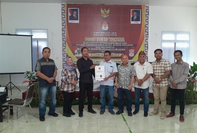KPU Simalungun Tetapkan Rekapitulasi, Anton Saragih Ungguli Pasangan Petahana