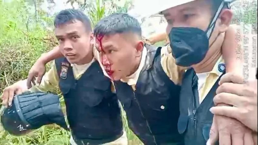 Massa Rusak Portal ke Konsesi PT Toba Pulp Lestari dan Lukai Sekuriti Perusahaan