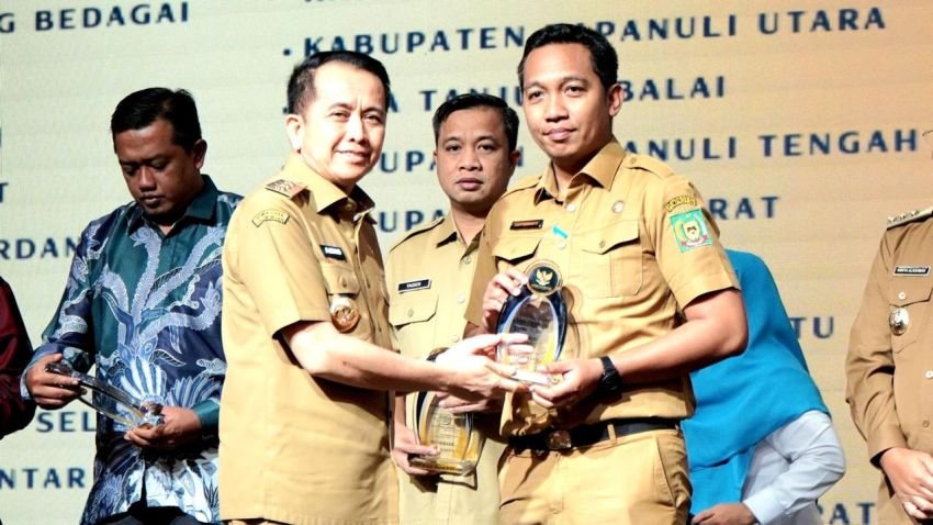 Langkat Raih Penghargaan Keterbukaan Informasi Publik,