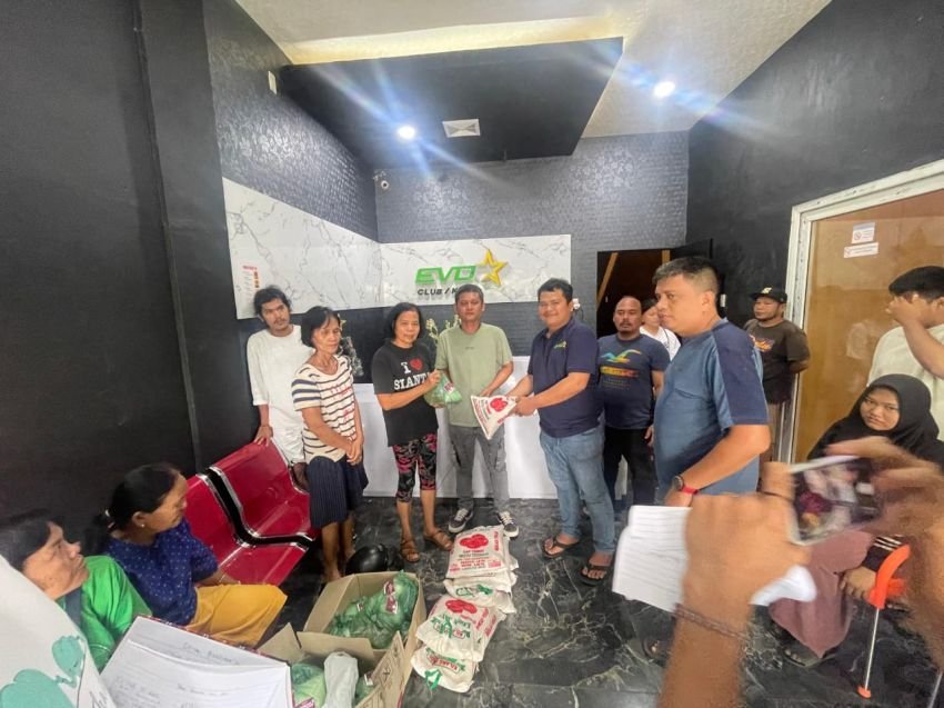 Evo Star Berbagi Kasih Nataru, 50 Orang Masyarakat Terima Bingkisian Sembako