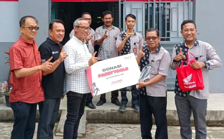 Kontribusi Lahirkan SDM Unggul, Honda Serahkan Donasi untuk SMK Mitra Binaan