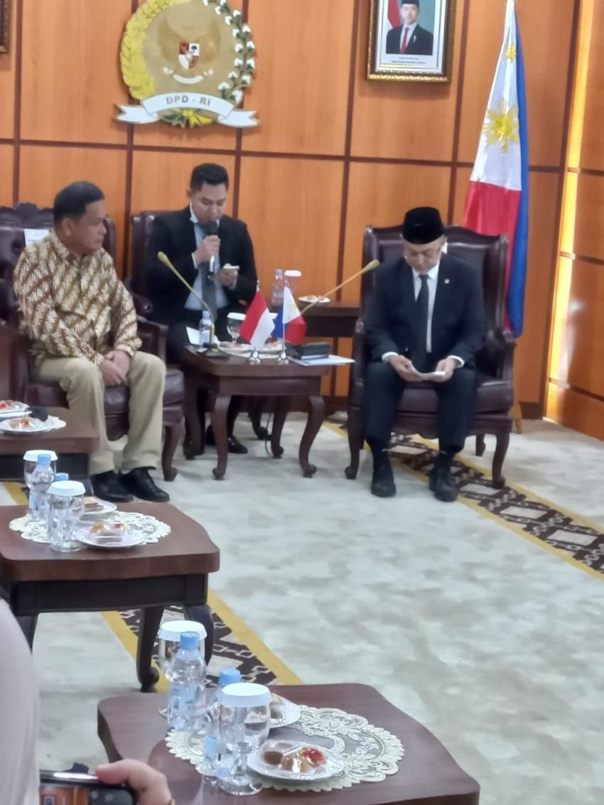 Wakil Ketua DPD RI Menerima Kunjungan Parlemen Filipina Suharto Mastura Ambolodto