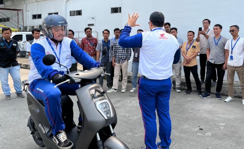 Instruktur Safety Riding Honda Cerahkan Ratusan Ribu Orang