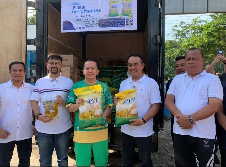 Pj Gubernur Sumut  Bersama Pinwil Bulog yang Baru Budi Cahyanto Sidak Pasar