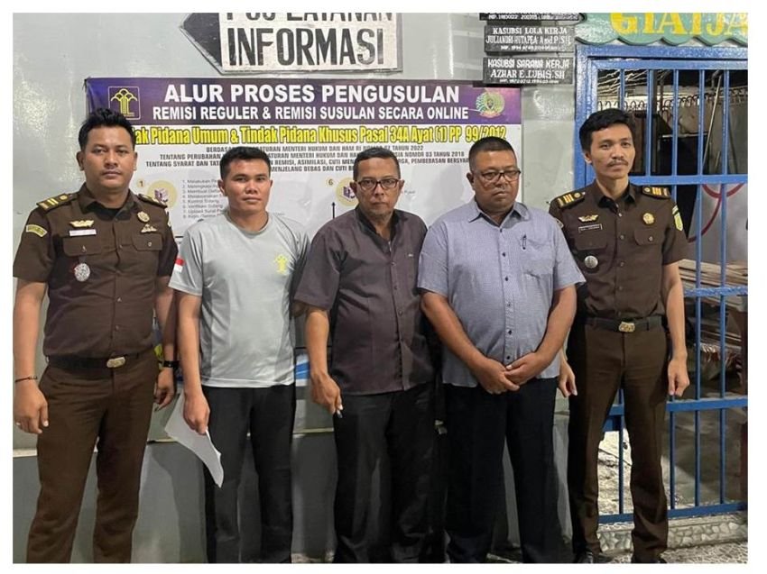 Dua Tersangka Dugaan Korupsi Pengelolaan Retribusi PUDAM Tirta Bina Labuhanbatu Ditahan