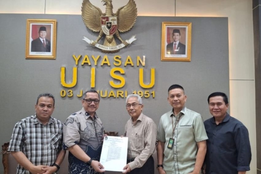 UISU Lepas Dosen dan "Tendik" Masuk Masa Purna Tugas, Indra Gunawan : Tradisi Ini Tetap Dijaga