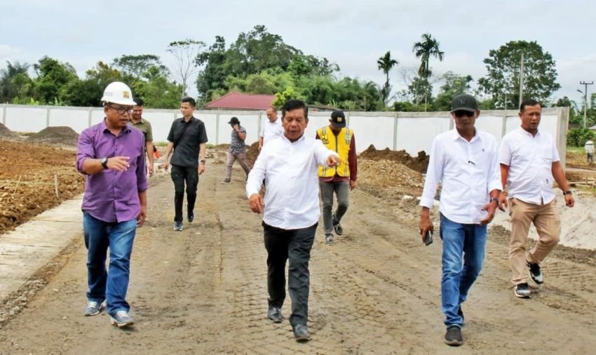 Bupati Tinjau Pembangunan Stadion Mini Pematang Raya