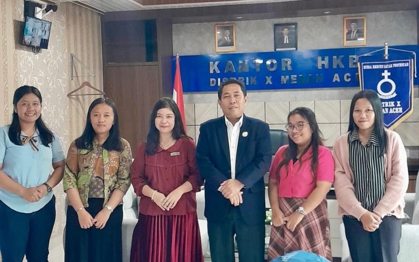 Dekan Fakultas Psikologi UHN Diskusi Program Kerja Dengan Praeses Distrik X Medan-Aceh