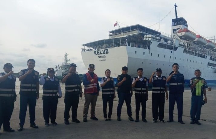 KSOP Utama Belawan  Pantau Keberangkatan Kapal Kelud di Pelabuhan Bandar Deli Belawan