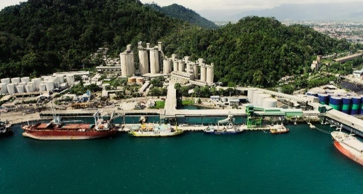 PTP Nonpetikemas Cabang Teluk Bayur Apresiasi Pelanggan Melalui Pelepasan Kapal Terakhir 2024 dan Penyambutan Kapal Pertama 2025