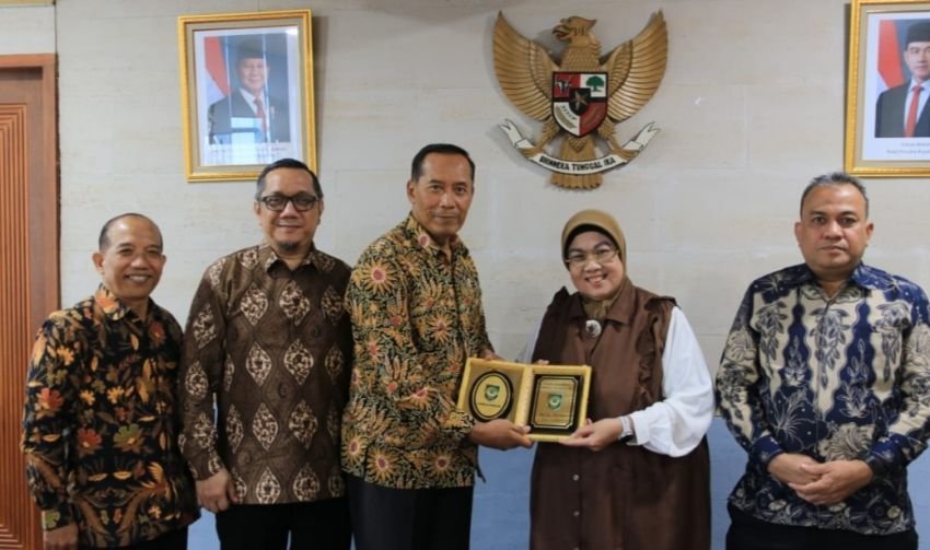 Wamen Dikti Saintek Terima Audensi Yayasan Dan Rektor UISU : "Alhamdulillah Dukungan Pemerintah RI kepada UISU"