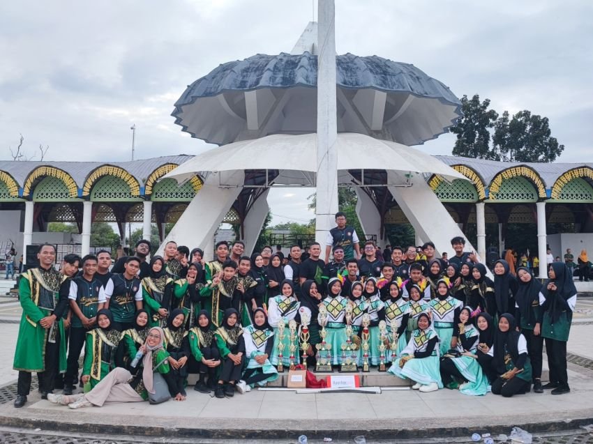 Bina Musika MAN 2 Model Medan Raih Juara Umum Tanjung Balai Open Marching Festival 2025