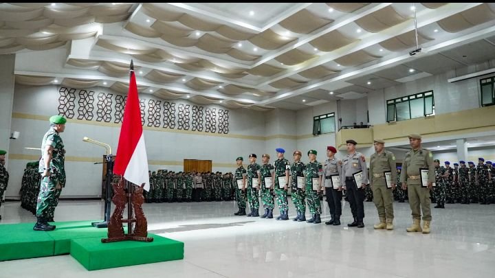 Pangdam I/BB Beri Penghargaan kepada Prajurit TNI-Polri dan Satpol PP dalam Pemberantasan Narkoba dan Kejahatan Jalanan