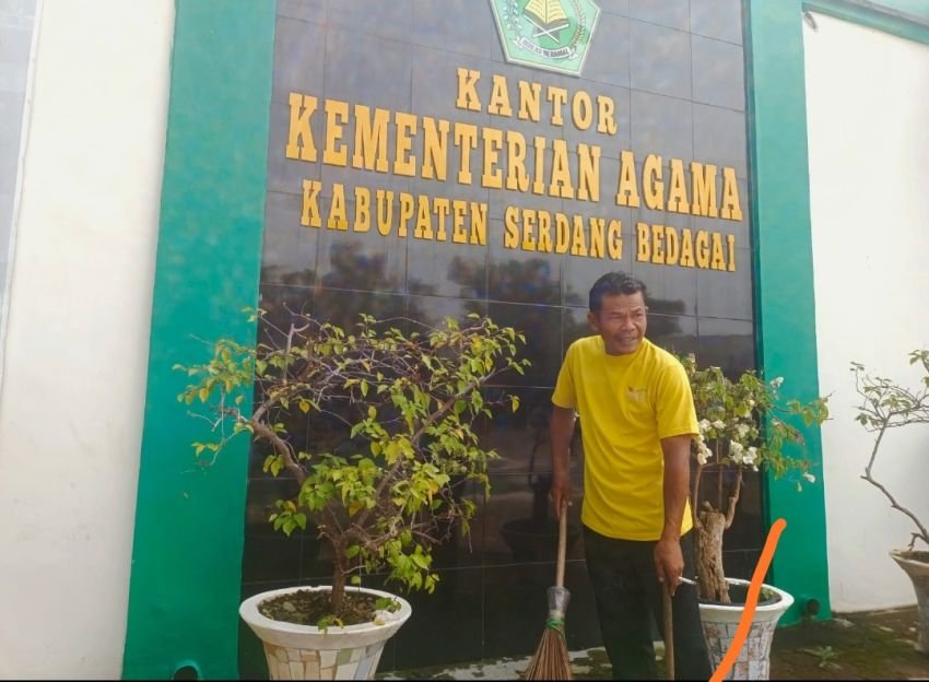 Kisah Haru Wak Roma, Bertahan dengan Gaji Pas-pasan Akhirnya Lulus PPPK