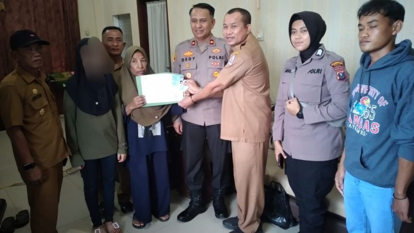 Polisi Bantu Pembuatan Administrasi Dukcapil Remaja Korban Pencabulan di Delitua