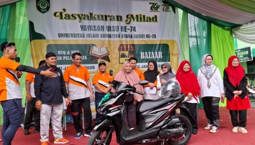 Jalan Sehat Bersama Semarakkan Puncak Tasyakuran Milad UISU, Rektor Ajak Mari Bersatu Menuju UISU Unggul