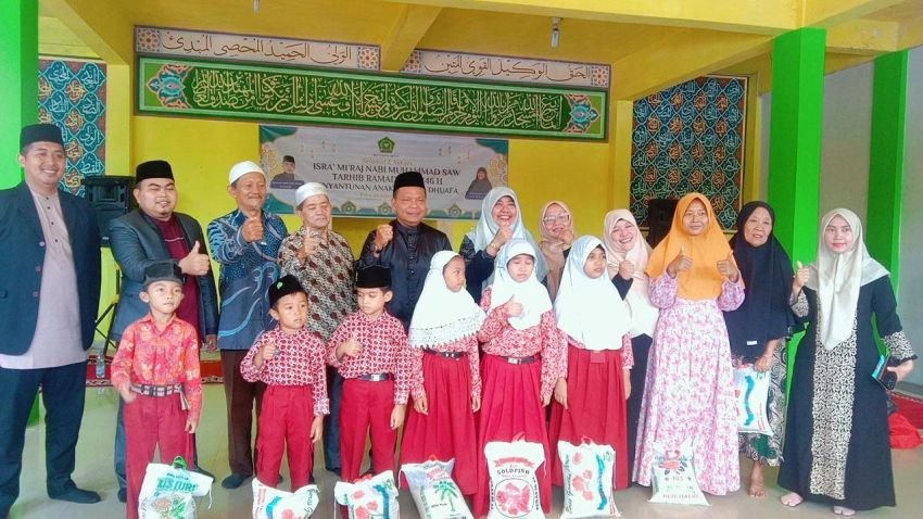Sambut Ramadhan 1446 H, MIN 12 Medan Bagi Paket Sembako Kepada SIswa Yang Membutuhkan