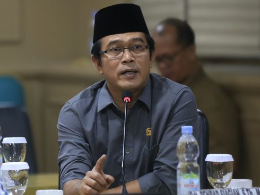 Tanpa Guru Swasta, Pendidikan Bangsa Lumpuh, Anggota DPD Tantang Pemerintah Beri Keadilan!