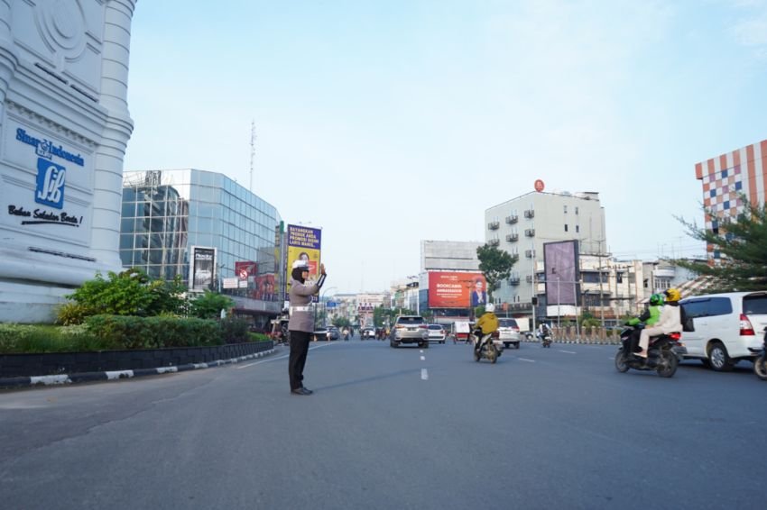 Hari Kedua Operasi Keselamatan,  Ditlantas Polda Sumut Terapkan Buddy System  Pengaturan Lalu Lintas Pagi