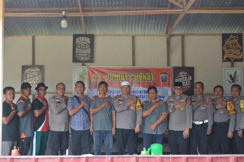 Polres Labusel Gelar Jumat Curhat Kepada Warga  Silangkitang