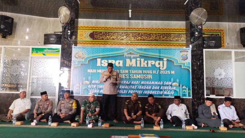 Polres Samosir Gelar Peringatan Isra Mi'raj 1446 H Bersama Jamaah Masjid Al Hasanah Pangururan