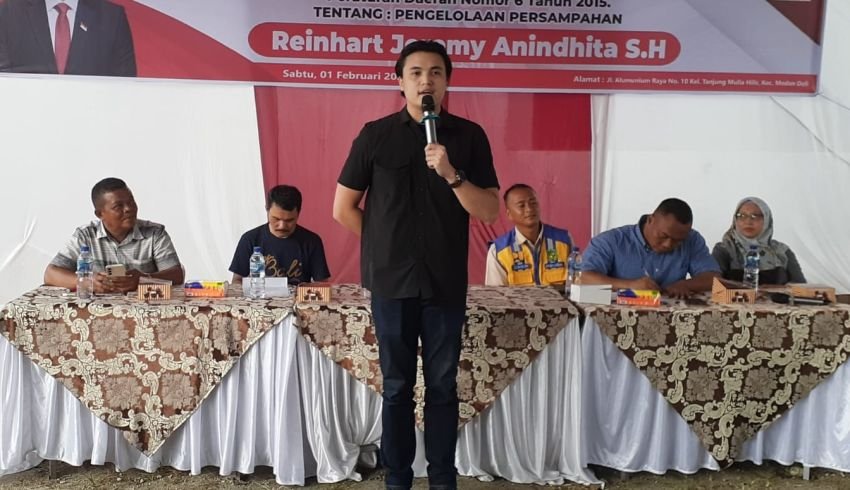 Reinhart Jeremy Ajak Warga Tanjung Mulia Peduli Kebersihan Lingkungan