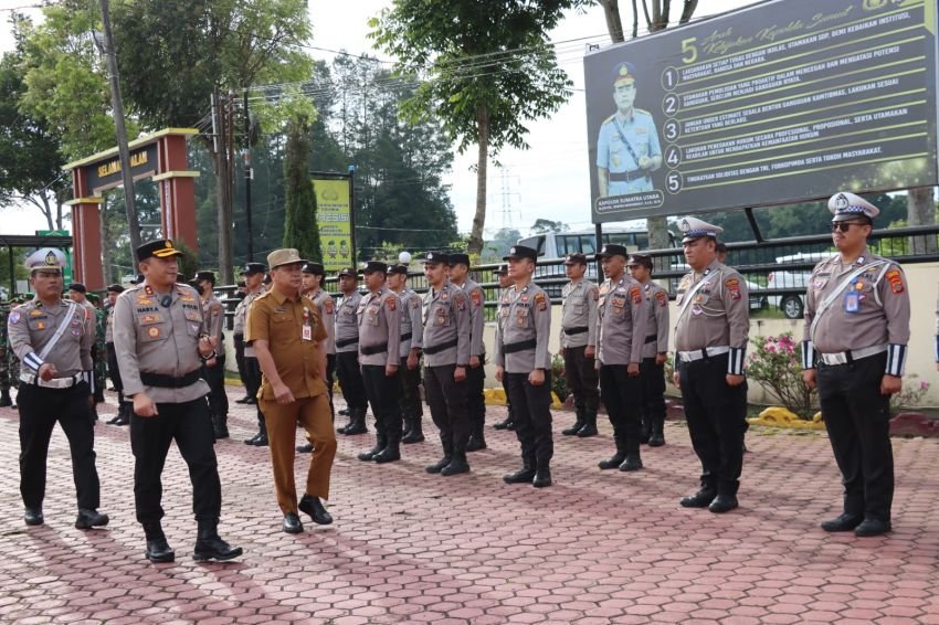 Polres Humbahas Gelar Pasukan Operasi Ketupat Toba 2025