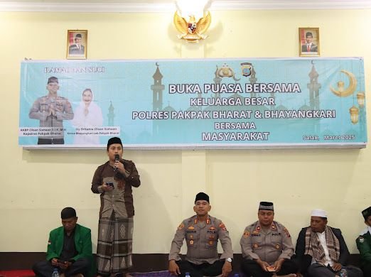 Keluarga Besar Polres Pakpak Bharat Dan Bhayangkari Buka Puasa Bersama Masyarakat