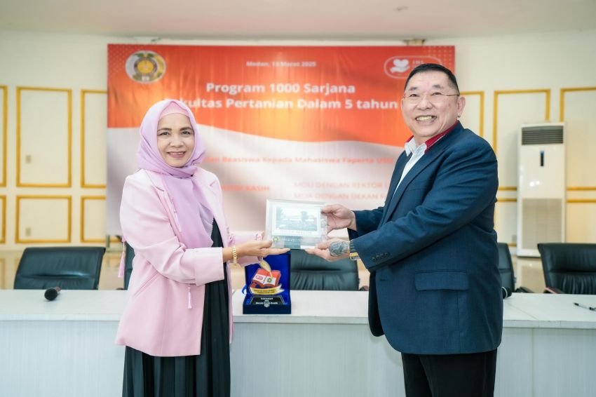 Jerry Hermawan Lo Beri Beasiswa ke 98 Mahasiswa USU, Demi Masa Depan Pertanian Indonesia