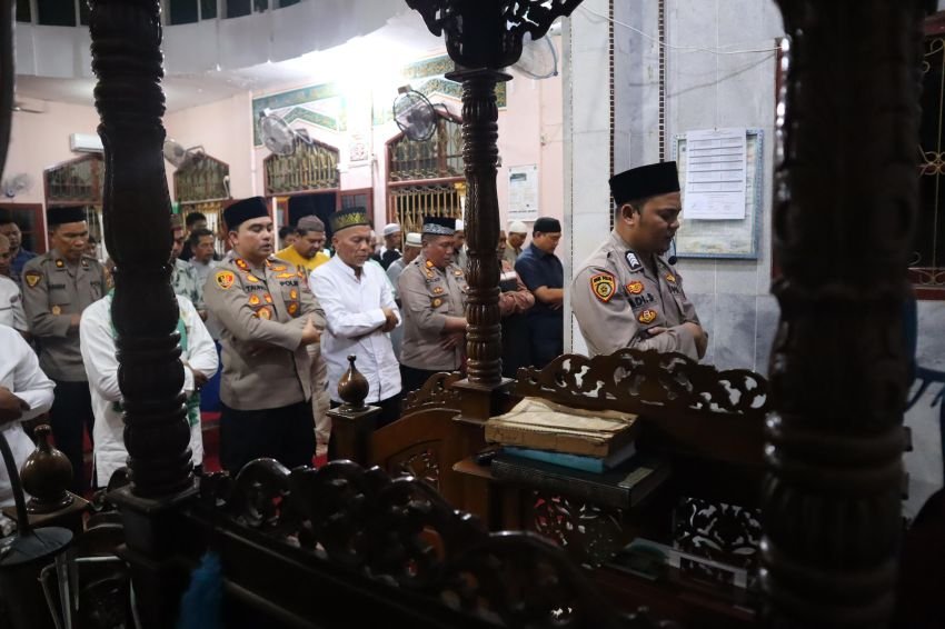Ciptakan Kamtibmas Yang Kondusif, Momen Bulan Ramadhan 1446 H/ 2025 M Polres Baru Bara Sapa Masyarakat Lewat Tarawih Keliling