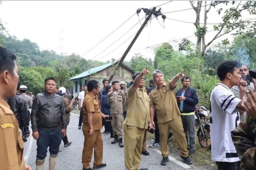Tinjau Lokasi Longsor Akibat Gempa dan Kerahkan Alat Berat, JTP Liburkan Sekolah