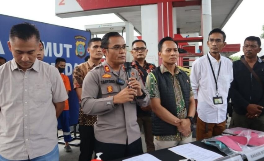 Satreskrim Polrestabes Medan Tangkap Tiga Pria Diduga Pelaku Pengoplosan BBM