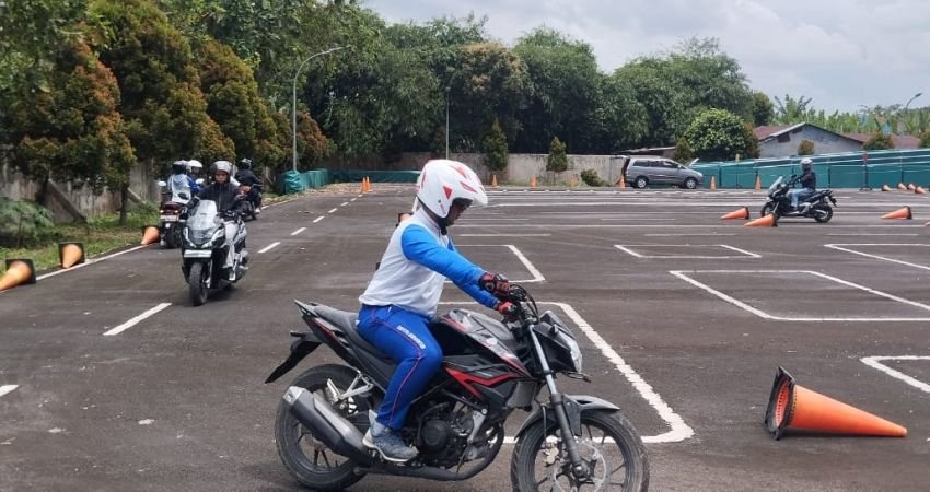 Pelatihan Safety Riding Advisor Perkuat Garda Terdepan #cari_aman