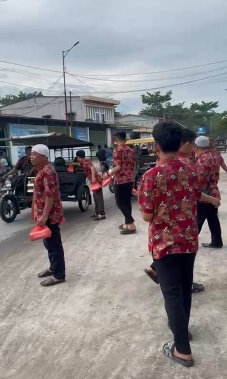 PT. Malindo Bahari Cabang Tanjungbalai Bagikan 500 Paket Takjil