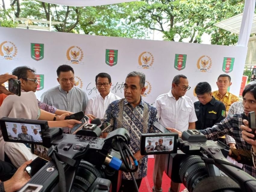 Ketua MPR RI Melepas Mudik Gratis Gelombang Pertama