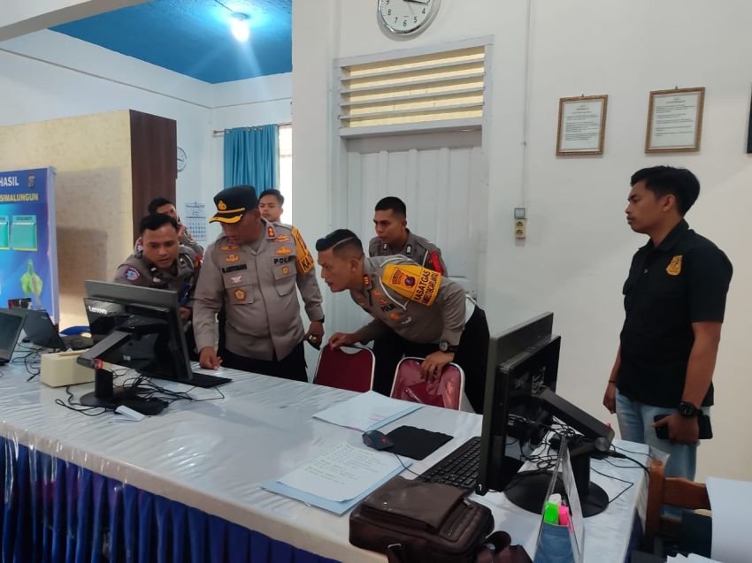 Kapolres Simalungun AKBP Marganda Aritonang Sidak ke Satpas SIM