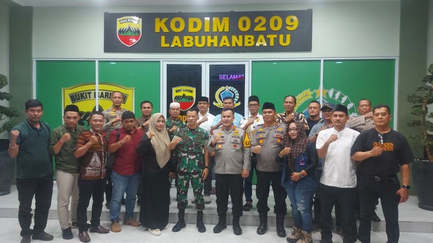 Buka Puasa Bersama Dandim 0209/LB Kapolres Labusel : Kekompakan Kunci Utama Keamanan
