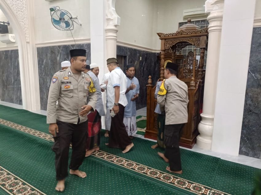 Polsek Teluk Nibung Polres Tanjungbalai Safari Subuh Berikan Kultum Kamtibmas