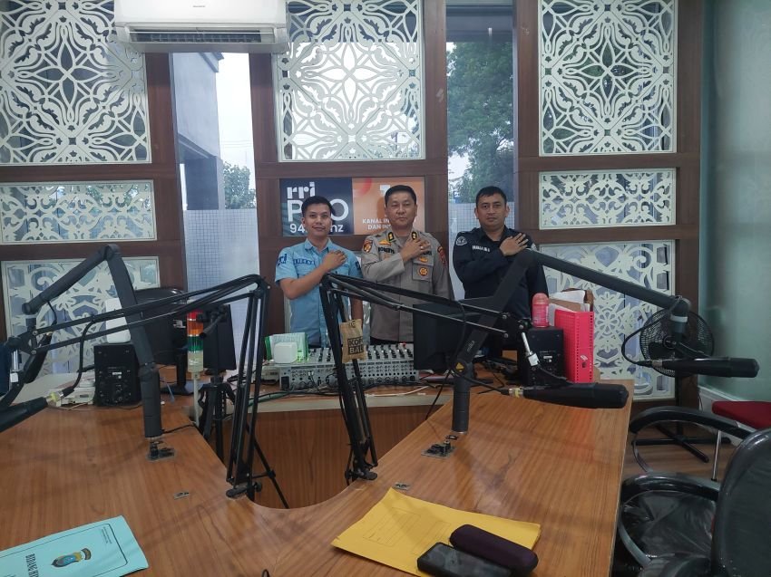 Narasumber Dialog Interaktif Halo Polisi di RRI Medan, Kasubbid Wabprof Propam Poldasu Tegaskan Komitmen Penegakan Kode Etik Polri