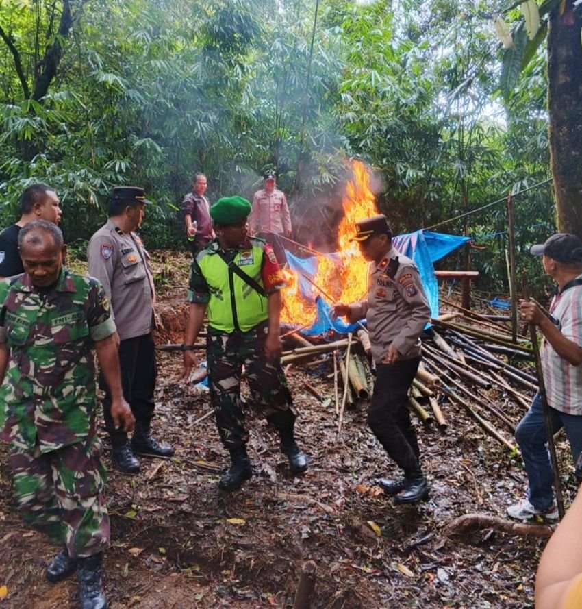 Berkat Pemberitaan Media, Polsek Pancur Batu Musnahkan Lapak Judi Sibolangit