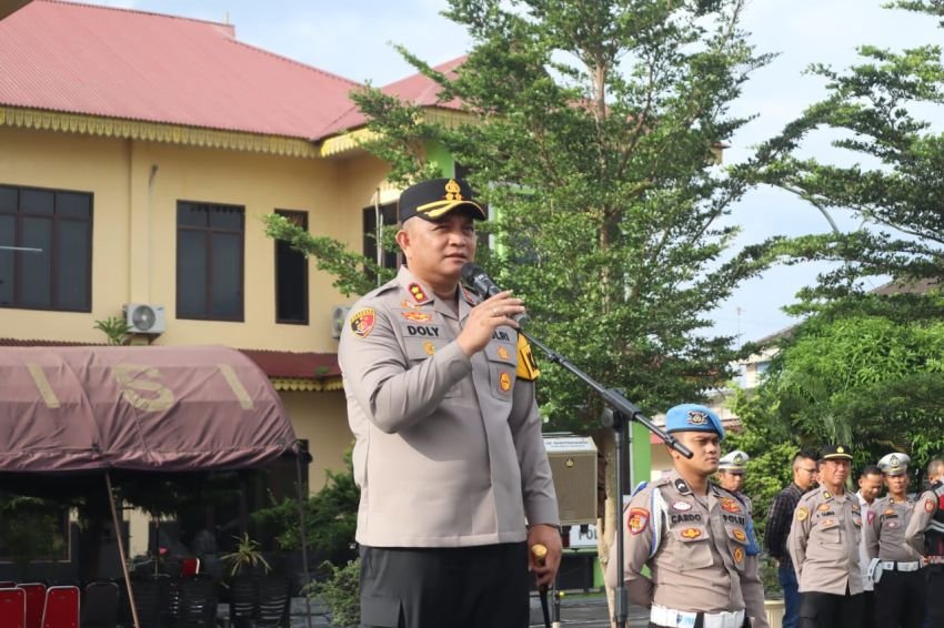 Kapolres Batu Bara Pimpin Apel Pagi, Apresiasi Kinerja Personel dan Tegaskan Pentingnya Kebersihan