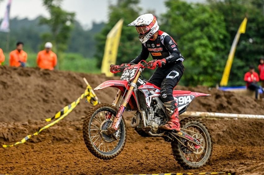 Tekad Arsenio Bawa Astra Honda Juarai Kejurnas Motocross 2025