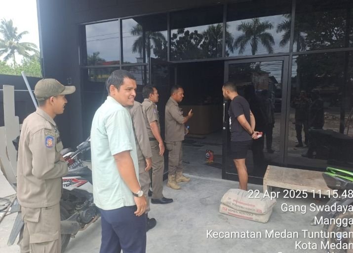 Belum Ada Plank PBG,   Kasat Pol PP Kota Medan Berikan Himbauan Hentikan Pembangunan CE POOL dan Cafe di Medan Tuntungan
