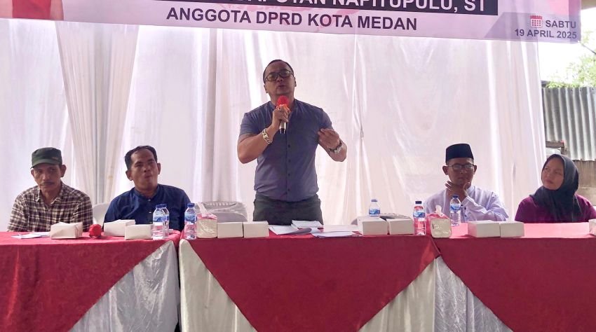 Guru Protes Tempat Buang Sampah di Dekat SDN 060885 Padang Bulan