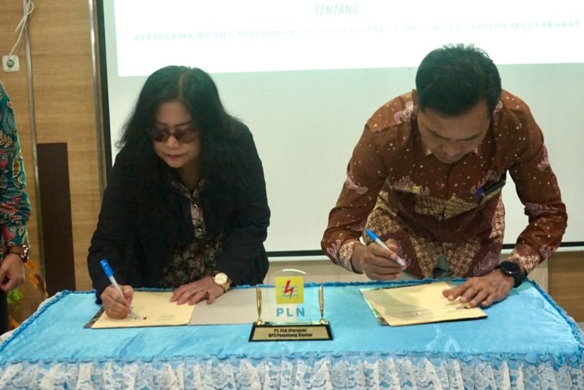 Bertepatan Momen Hardiknas, PT PLN UP3 P. SIANTAR Lakukan MoU Dengan Universitas Simalungun