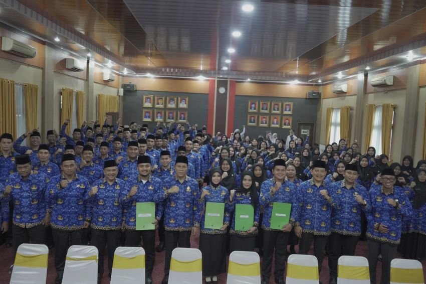 Kanwil Kemenagsu Serahkan SK PPPK Tahap 1