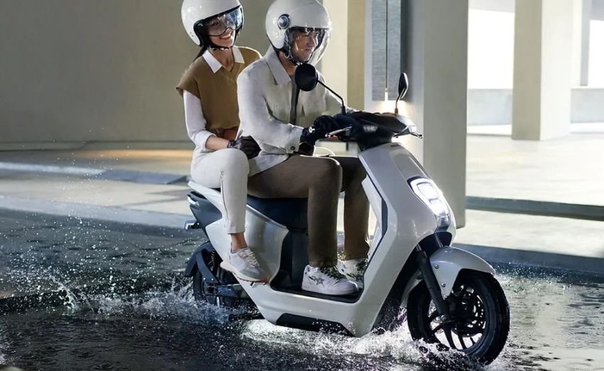 Ajak Pecintanya Cari Aman, Honda Bagikan Cara Mencegah Aquaplaing
