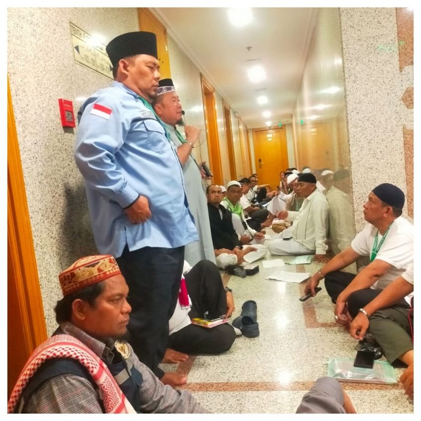 Petugas Kloter 09 KNO Antisipasi Penurunan Daya Fisik Jemaah Haji